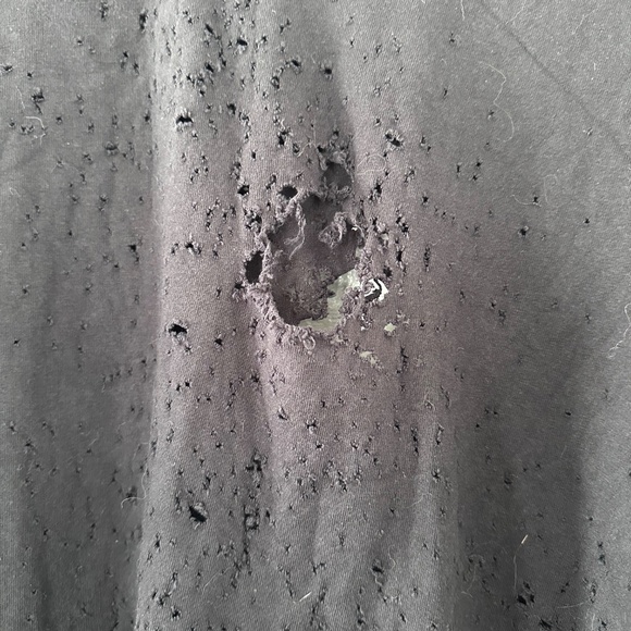 Plain distressed round neck tee — relaxed fit, perfectly broken-in. - Picture 2 of 3